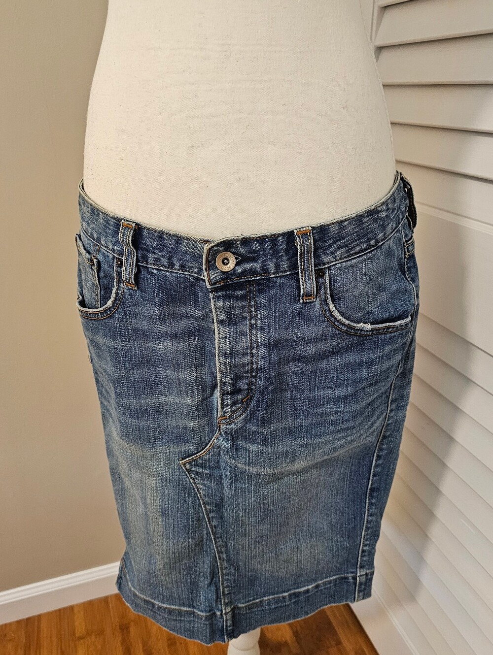 👖✨ VINTAGE LEVI’S DENIM PENCIL SKIRT ✨👖 SIZE 10 | EXCELLENT VINTAGE CONDITION